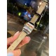 v8台湾厂 2021年最新款限量版 卡地亚山度士超薄杜蒙系列腕表,情侣款对表,中性表款 台湾厂做工质量杠杠!深度防水表壳:316L精钢3件套表壳玻璃:蓝宝石水晶镜面机芯:瑞士进口瑞士石英字面:经典罗马数字时标表带:意大利进口头层小牛皮表带表扣:精钢原装针扣 式表扣 v8台湾厂 2021年最新款限量版 卡地亚山度士超薄杜蒙系列腕表,情侣款对表,中性表款 台湾厂做工质量杠杠!深度防水表壳:316L精钢3件套表壳玻璃:蓝宝石水晶镜面机芯:瑞士进口瑞士石英字面:经典罗马数字时标表带:意大利进口头层小牛皮表带表扣:精钢原装针扣 式表扣