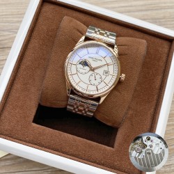 百达翡丽 Patek.Philippe精品男士腕表，四针分离搭载月相设计，技艺精湛，独具匠心，尊贵大气，绅士风范。采用全自动机械机芯，顶级316精钢表壳表带，矿物质超强镜面，尺寸42-13