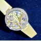 实拍 Cartier-卡地亚 创意宝石BESTIAIRE系列 HPI00480 珐琅 40毫米 石英机芯 女士腕表 黄金表盘 镶钻 半透明黄色内填珐琅 2只黄金蜜蜂装饰 镶嵌明亮式切割圆钻 黄色钻石及黑色珐琅条纹 4枚祖母绿蜂眼 这款腕表由尊贵超凡的金属雕琢而成 并衬以珍奇夺目的宝石 堪称高级珠宝中的真正典范 不仅如此 把一株繁茂的植物或者一只惊艳的动物设计成为表盘的造型 既给品牌创意增添了一丝神秘 又在作品中蕴藏了一份雅致 实拍 Cartier-卡地亚 创意宝石BESTIAIRE系列 HPI00480 珐琅 40毫米 石英机芯 女士腕表 黄金表盘 镶钻 半透明黄色内填珐琅 2只黄金蜜蜂装饰 镶嵌明亮式切割圆钻 黄色钻石及黑色珐琅条纹 4枚祖母绿蜂眼 这款腕表由尊贵超凡的金属雕琢而成 并衬以珍奇夺目的宝石 堪称高级珠宝中的真正典范 不仅如此 把一株繁茂的植物或者一只惊艳的动物设计成为表盘的造型 既给品牌创意增添了一丝神秘 又在作品中蕴藏了一份雅致