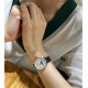 众多明星同款积家 Jaeger-LeCoultre约会系列腕表浪漫登场 简约淑女,尽显浪漫情怀!腕表尺寸34MM/厚度8.9MM,空心太阳,月相功能原版一致!简约干练的外壳打磨精细,确保打磨工艺吻合,质感同步正品。还原正品最美风采!采用9015改积家自产CAL.898A机芯,完美实现原装日历白昼星辰可选/时分秒变换功能,跟足原装复刻!走时稳定,品质保证!和正品完全一致 电光烧蓝指针 阳光下熠熠生辉。意大利小牛皮轻便透气,质感上佳,搭配积家经典折叠表扣。送礼自用完美推荐! 众多明星同款积家 Jaeger-LeCoultre约会系列腕表浪漫登场 简约淑女,尽显浪漫情怀!腕表尺寸34MM/厚度8.9MM,空心太阳,月相功能原版一致!简约干练的外壳打磨精细,确保打磨工艺吻合,质感同步正品。还原正品最美风采!采用9015改积家自产CAL.898A机芯,完美实现原装日历白昼星辰可选/时分秒变换功能,跟足原装复刻!走时稳定,品质保证!和正品完全一致 电光烧蓝指针 阳光下熠熠生辉。意大利小牛皮轻便透气,质感上佳,搭配积家经典折叠表扣。送礼自用完美推荐!