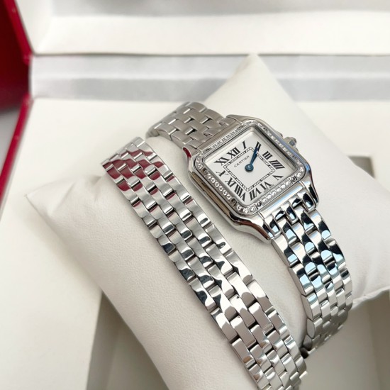 Panthre de Cartier / double chain Width 22mm.Length 30mm. Chain length 44cm卡地亚猎豹系列腕表/双圈表链宽度22mm 长度30mm 链条长度44cm瑞士进口石英机芯,316L精钢表壳表链。蓝晶石表冠,蓝宝石镜面,淬火钢蓝指针,双圈环绕链条,便捷珠宝扣。 Panthre de Cartier / double chain Width 22mm.Length 30mm. Chain length 44cm卡地亚猎豹系列腕表/双圈表链宽度22mm 长度30mm 链条长度44cm瑞士进口石英机芯,316L精钢表壳表链。蓝晶石表冠,蓝宝石镜面,淬火钢蓝指针,双圈环绕链条,便捷珠宝扣。