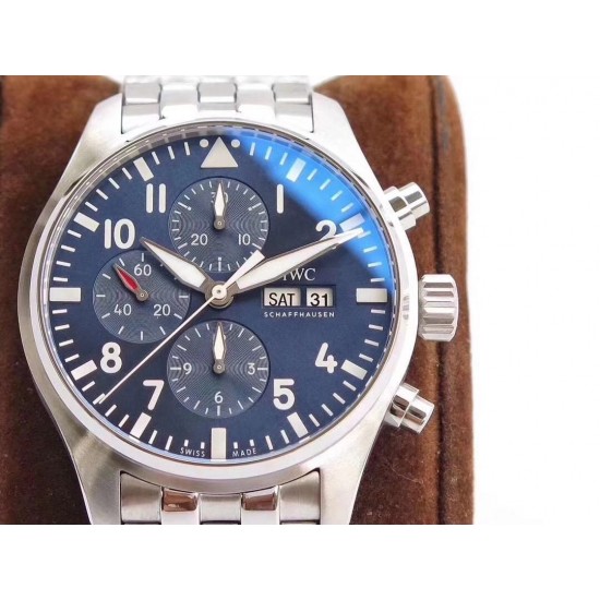 ZF出品 IWC 万国 3777飞行员计时系列,机芯同步原装,表针尾部微微弯曲,双面防眩晕蓝色镀膜。成就此非凡经典!腕表尺寸43mmX15mm! ZF出品 IWC 万国 3777飞行员计时系列,机芯同步原装,表针尾部微微弯曲,双面防眩晕蓝色镀膜。成就此非凡经典!腕表尺寸43mmX15mm!