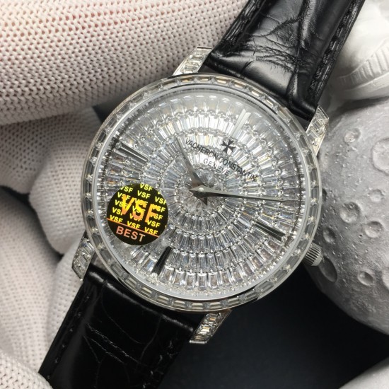 VSF Factory狠货推荐 原版复刻 ⌚️江诗丹顿传袭系列 新款奢华满天星 型号82760/000G-9952男士腕表!1.表壳用316L精钢加电白金工艺,特别闪烁靓丽,施华路世奇水晶钻手工镶钻工艺!2.搭配双卜永不刮花蓝宝石玻璃镜面!3.标配纯手工意大利鳄鱼皮表带!4.搭配日本进口9⃣️0⃣️1⃣️5⃣️机芯机械(零返修)每小时振频次数28800,动力储存4⃣️0⃣️小时!VSF诚意之作 匠心独运,完美演绎,值得你拥有! VSF Factory狠货推荐 原版复刻 ⌚️江诗丹顿传袭系列 新款奢华满天星 型号82760/000G-9952男士腕表!1.表壳用316L精钢加电白金工艺,特别闪烁靓丽,施华路世奇水晶钻手工镶钻工艺!2.搭配双卜永不刮花蓝宝石玻璃镜面!3.标配纯手工意大利鳄鱼皮表带!4.搭配日本进口9⃣️0⃣️1⃣️5⃣️机芯机械(零返修)每小时振频次数28800,动力储存4⃣️0⃣️小时!VSF诚意之作 匠心独运,完美演绎,值得你拥有!