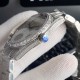 原版复刻 欧米茄镶钻系列,直径40mm,厚度9mm,所有配零件与官版互通!尺寸重量均与正版一致!【机芯】ETA2824机芯,所有机芯出厂均严格调试确保走时精准。【表壳表扣】与原版一致材质的316L精钢表壳搭配316L精钢表带/原装保险扣,表扣跟原装一样是镶钻的,3.表带的每一节带粒都是镶有三排钻石的,完全吻合原版【表镜】抗刮损蓝水晶玻璃采用进口南非钻,历经数日的手工镶嵌而成,不易掉钻。是手表中一款比较超薄的机械表,质量保证,价格贴心!拥有即贴心!⚠️请认准独家品质 原版复刻 欧米茄镶钻系列,直径40mm,厚度9mm,所有配零件与官版互通!尺寸重量均与正版一致!【机芯】ETA2824机芯,所有机芯出厂均严格调试确保走时精准。【表壳表扣】与原版一致材质的316L精钢表壳搭配316L精钢表带/原装保险扣,表扣跟原装一样是镶钻的,3.表带的每一节带粒都是镶有三排钻石的,完全吻合原版【表镜】抗刮损蓝水晶玻璃采用进口南非钻,历经数日的手工镶嵌而成,不易掉钻。是手表中一款比较超薄的机械表,质量保证,价格贴心!拥有即贴心!⚠️请认准独家品质