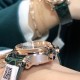 实拍 原单工厂品质 【欧洲版本全球限量款】【30mm】萧邦HAPPYDIAMONDS系列,翡翠绿来啦!都说男戴万国女戴萧邦 有金(进)有钻(赚)寓意也很好。表盘内的钻石滚珠可自由滑行转动,5钻时来运转 财运滚滚。绿色美洲鳄鱼皮 这个绿色简直不要太好看了 表盘30mm大小 一种半钢半金,一种全玫瑰金,蓝宝石三层玻璃镜面,自动上链机械机芯。 实拍 原单工厂品质 【欧洲版本全球限量款】【30mm】萧邦HAPPYDIAMONDS系列,翡翠绿来啦!都说男戴万国女戴萧邦 有金(进)有钻(赚)寓意也很好。表盘内的钻石滚珠可自由滑行转动,5钻时来运转 财运滚滚。绿色美洲鳄鱼皮 这个绿色简直不要太好看了 表盘30mm大小 一种半钢半金,一种全玫瑰金,蓝宝石三层玻璃镜面,自动上链机械机芯。