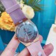 江诗丹顿-VACHERON CONSTANTIN纵横四海系列火热上市,突破传统,时尚优雅的多彩表带,可满足佩戴者在不同场合的需求,多样化的色彩设计演绎大胆而时尚的风格,江诗丹顿在装置时始终将舒适性放在首位,确保腕表完美贴合手腕,纯钢表壳,进口石英机芯,蓝宝石水晶玻璃,舒适胶质表带,采用原装针式表扣佩戴方便!尺寸:36.5mm 江诗丹顿-VACHERON CONSTANTIN纵横四海系列火热上市,突破传统,时尚优雅的多彩表带,可满足佩戴者在不同场合的需求,多样化的色彩设计演绎大胆而时尚的风格,江诗丹顿在装置时始终将舒适性放在首位,确保腕表完美贴合手腕,纯钢表壳,进口石英机芯,蓝宝石水晶玻璃,舒适胶质表带,采用原装针式表扣佩戴方便!尺寸:36.5mm