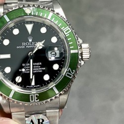 ARROLEX超强904钢复古水鬼SUB＂16610＂系列。表壳表带表扣均为AR专用订制，顶级芬兰进口904钢材铸造而成！          震撼技术特点1⃣️：复古水鬼的铝合金圈口与正品一致，都是散件套瘪，冲压而成，正品绿圈因年代和版本，有区分平头40和尖头40，圈口绿色也有区分！AR在此处复刻，力求与原装一致并可与原装互换。2⃣️：全新的实心秒轴设计3⃣️：表壳表带的打磨和表扣内外侧的处理都为市面最强做工    4️⃣圈口三角位夜光珠重新升级，珠形更饱满圆润！5⃣️搭载全新3135自动型机芯