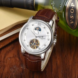 时尚新款 PATEK PHILIPPE【新年巨献 最高版本】百达翡丽超级多功能系列（功能 12字位日月星辰显示 6字位飞达显示）和原装一样的带水平压纹工艺，带荧光刻度 ，42mm直径。316L精钢镀金，原装进口镀膜水晶镜面。字面的外钻为施华洛世奇钻，通透闪亮，气质非凡。在目前技术范畴内尽可能接近原装，此款腕表让您驾驭所有场合。