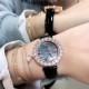 萧邦新款鸟巢, 最新贝母表盘LHEUR DU DIAMANT珠宝镶系列,全套精钢镂空打造,光滑精致无暇,采用最新手法三爪镶石工艺,与原装正品一致,尺寸及细节完美至无可挑剔,表扣呈现的弧度与镂空的鸟巢壳身完美绝配。 萧邦新款鸟巢, 最新贝母表盘LHEUR DU DIAMANT珠宝镶系列,全套精钢镂空打造,光滑精致无暇,采用最新手法三爪镶石工艺,与原装正品一致,尺寸及细节完美至无可挑剔,表扣呈现的弧度与镂空的鸟巢壳身完美绝配。