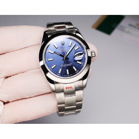 ROLEX 劳力士 蚝式恒动日志型41mm系列腕表,直径41mm,经典的蚝式表壳搭配三角坑纹外圈,把头采用旋入式设计,抗刮损蓝水晶玻璃,防反光凸透式放大(2.5倍)日历窗,隐蔽式摺叠皇冠带扣,矜持有度秀而不媚 恒久优雅! ROLEX 劳力士 蚝式恒动日志型41mm系列腕表,直径41mm,经典的蚝式表壳搭配三角坑纹外圈,把头采用旋入式设计,抗刮损蓝水晶玻璃,防反光凸透式放大(2.5倍)日历窗,隐蔽式摺叠皇冠带扣,矜持有度秀而不媚 恒久优雅!