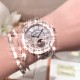 实拍 积家-Jaeger-LeCoultre DAZZLING RENDEZ- VOUS MOON约会系列月相珠宝腕表月之女神,是浪漫与柔美的象征,她掌管着大自然中的潮起潮落和季节更替,是艺术家与诗人们的灵感源泉,在温润莹亮的白色珍珠母贝映衬下,晶莹璀璨的钻石散发出夜空般的静谧之美,表圈镶嵌108颗 钻石,组成两个环绕表壳的同心圆。由36颗以爪镶工艺镶嵌的 钻石组成的外圈,为光芒闪耀的表圈营造出轻盈美妙的质感,尺寸36mm的精钢表壳搭配进口瑞士石英,采用蓝宝石水晶玻璃。 实拍 积家-Jaeger-LeCoultre DAZZLING RENDEZ- VOUS MOON约会系列月相珠宝腕表月之女神,是浪漫与柔美的象征,她掌管着大自然中的潮起潮落和季节更替,是艺术家与诗人们的灵感源泉,在温润莹亮的白色珍珠母贝映衬下,晶莹璀璨的钻石散发出夜空般的静谧之美,表圈镶嵌108颗 钻石,组成两个环绕表壳的同心圆。由36颗以爪镶工艺镶嵌的 钻石组成的外圈,为光芒闪耀的表圈营造出轻盈美妙的质感,尺寸36mm的精钢表壳搭配进口瑞士石英,采用蓝宝石水晶玻璃。