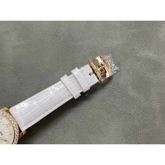 星星月亮原本不浪漫，有人陪你看才浪漫。月亮美人与你共度浪漫节日！宝珀天然贝母盘女表3663全历月相腕表35mm