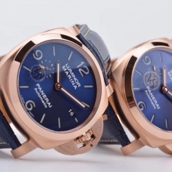 VS 沛纳海 廖凡代言新品：44MM“骚蓝”庐米诺红金腕表PAM 1112。唯有沛纳海红金表浓郁深厚，特征性设计，视觉上独特，形态上扎实，买红金系列的那必定是真爱粉无疑！