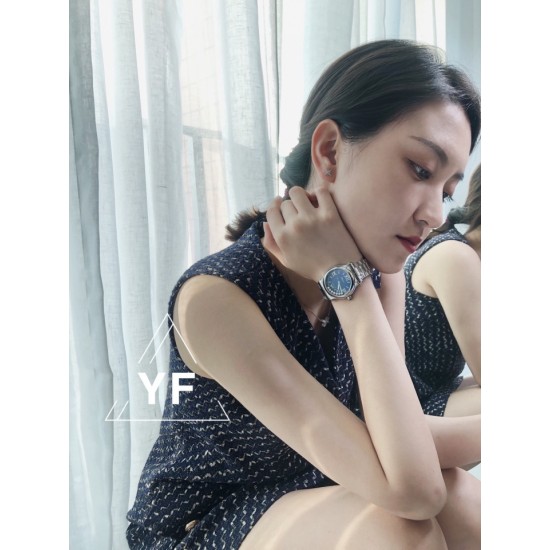 ★实拍《YF》萧邦HAPPY DIAMONDS 市面上最高版本钢带版 钢带加表盘七颗水钻设计 简约大气中带女人味女性美不单单以包包为主 有一款百搭的手表也很重要 如果你有选择恐惧症 这款就是你的唯一 ★实拍《YF》萧邦HAPPY DIAMONDS 市面上最高版本钢带版 钢带加表盘七颗水钻设计 简约大气中带女人味女性美不单单以包包为主 有一款百搭的手表也很重要 如果你有选择恐惧症 这款就是你的唯一