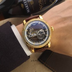 『臻品推荐』新品发布[玫瑰]浪琴-LONGINES独家首发-----简约风格 经典文艺 唯美创作机芯:顶级全自动机械机芯表壳:顶级版316L精钢玻璃:高硬度矿物质水晶玻璃表扣:皮带针扣直径:原装尺寸40mm12mm[色]完美呈现 品质上乘，手感独特，送礼自戴首选[鼓掌]〔----用心，所以更完美 〕！