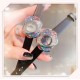 最新 PIAGET伯爵 Limelight非凡珍品腕表系列 花朵 闭合状态下尺寸33mm*22mm, 花朵盛开时直径为33mm。表壳才有18K白金电镀,进口石英机芯 。特点: 表壳由可顺时针旋转的三片花瓣造型组成一朵完美的三色艳丽花朵。第一层花瓣上镶嵌26颗白色钻石于表圈 ,第二层花瓣镶嵌26颗红色钻石彰显奢华,第三层花瓣镶嵌18颗幽邃蓝宝石彰显尊贵,蓝宝石水晶镜面 搭配绸缎丝绢皮/手工锻造丝网表带。这不仅是一款非凡的腕表,更堪称一件珠宝工艺杰作,完美结合创意,生动灵性,彰显着珠宝腕表的优雅魅力 最新 PIAGET伯爵 Limelight非凡珍品腕表系列 花朵 闭合状态下尺寸33mm*22mm, 花朵盛开时直径为33mm。表壳才有18K白金电镀,进口石英机芯 。特点: 表壳由可顺时针旋转的三片花瓣造型组成一朵完美的三色艳丽花朵。第一层花瓣上镶嵌26颗白色钻石于表圈 ,第二层花瓣镶嵌26颗红色钻石彰显奢华,第三层花瓣镶嵌18颗幽邃蓝宝石彰显尊贵,蓝宝石水晶镜面 搭配绸缎丝绢皮/手工锻造丝网表带。这不仅是一款非凡的腕表,更堪称一件珠宝工艺杰作,完美结合创意,生动灵性,彰显着珠宝腕表的优雅魅力