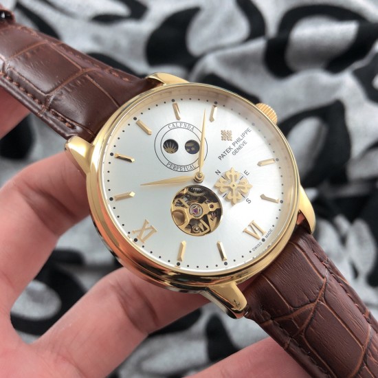实物拍摄品牌：百达翡丽-PATEK PHILPPE 类型：[酷]男士腕表表壳：316精钢（做工优质）表带：进口小牛皮/316精钢(两种可选)机芯：高级定制全自动机械机芯(走时稳定)材料：高级强化镀膜镜面尺寸：直径40mm 厚度12.5mm