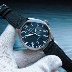 大飞新品 万国 IWC H5 概念表特别版 【表壳】腕表数据46mm.与原装一致，采用高科技强化316精钢【字面】采用飞机引擎形状.菱角切工形状工序、上下不同版层配合十分艰难，在精湛技艺和强大的耐心，使之显现凸出的立体感。【表镜】蓝宝石水晶玻璃表镜，双面蓝色高透镀膜。工艺吻合原装，通透度直逼正品。新款必属精品 敬请各路表友品鉴 三杰精致推荐男士精品机械腕表 精致传承真实效果