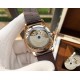 积家 Jaeger Lecoultre 大师系列,经典大三针搭载月相设计,采用全自动机械机芯,进口小牛皮表带,矿物质超强镜面,尺寸43*13mm! 积家 Jaeger Lecoultre 大师系列,经典大三针搭载月相设计,采用全自动机械机芯,进口小牛皮表带,矿物质超强镜面,尺寸43*13mm!
