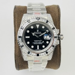 【VRS Factory2022墙裂推荐 市场最高版本】奢华大作，劳力士Rolex SUB潜航者后镶钻定制版！是奢华闪耀与永不退色的融合，更是经典潮流的不二之选！1⃣️【表壳】直径40MM。每一颗钻石/彩宝均来自奥地利（施华洛世奇原产地）经过严格的筛选，确保颜色，大小，火彩统一，专业珠宝镶嵌师精心镶嵌。2⃣️【表带】跟官网同步，904L蚝式钢完美还原坚固耐用的优良血统，效果可媲美原装。3⃣️【机芯】采用复刻界的机芯之王——搭配3135自动上旋机芯。VRS Factory匠心力作 敬请各路表友品鉴！