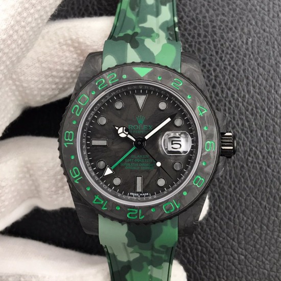 劳力士Rolex Daytona翡翠夜光全碳纤维GMT横空出世 这款获得天文台认证的首款全碳纤维GMT搭载2836全自动机械 蓝宝石抗刮损水晶镜面 碳纤维字面 完美复刻 原装同步橡树胶带 原装扣 更加柔软舒适 方便佩戴 爱不释手的劳力士GMT 品不完的一劳永逸!!! 劳力士Rolex Daytona翡翠夜光全碳纤维GMT横空出世 这款获得天文台认证的首款全碳纤维GMT搭载2836全自动机械 蓝宝石抗刮损水晶镜面 碳纤维字面 完美复刻 原装同步橡树胶带 原装扣 更加柔软舒适 方便佩戴 爱不释手的劳力士GMT 品不完的一劳永逸!!!