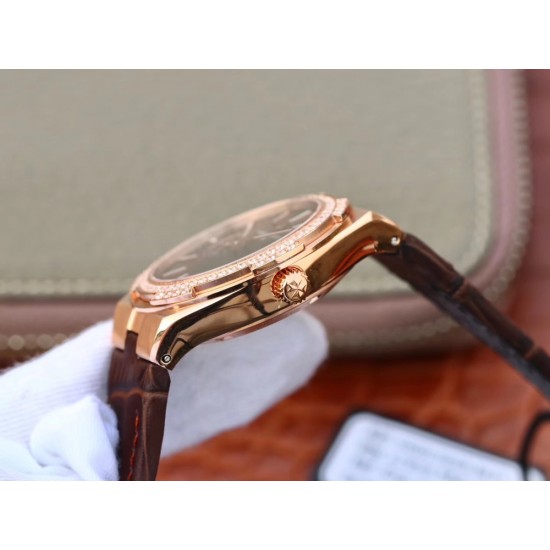 Vacheron Constantin江诗丹顿纵横四海系列OVERSEAS女款小号型2300v/2305v【表壳】表径3610.8mm 同步原装 质感细腻大方 蓝宝石镜面【字面】表盘经旭日纹缎面拉丝工艺处理 深邃优雅 18k金时标均带白色夜光涂层【机芯】CITIZEN8系列改Cal.5300机芯(机芯稳定零返修 )后原装18k纳米镀金质摆陀【表带扣】半马其他十字三片折叠式表扣 进口牛皮表带越欣赏 越懂欣赏 Vacheron Constantin江诗丹顿纵横四海系列OVERSEAS女款小号型2300v/2305v【表壳】表径3610.8mm 同步原装 质感细腻大方 蓝宝石镜面【字面】表盘经旭日纹缎面拉丝工艺处理 深邃优雅 18k金时标均带白色夜光涂层【机芯】CITIZEN8系列改Cal.5300机芯(机芯稳定零返修 )后原装18k纳米镀金质摆陀【表带扣】半马其他十字三片折叠式表扣 进口牛皮表带越欣赏 越懂欣赏