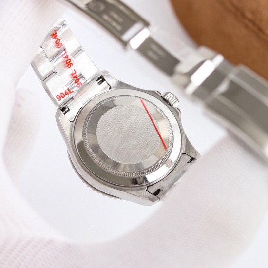 ROLEX 劳力士 游艇名仕型m268621-精致而不失个性!2836自动机械直径:37mm玻璃:蓝宝石整体外观打磨线条棱角清晰,延续奔驰针和放大镜日历的经典设计表壳表链材质:316精钢,其外观镶有抗刮损Cerachrom 陶瓷外圈原装保险扣 超强夜光。 ROLEX 劳力士 游艇名仕型m268621-精致而不失个性!2836自动机械直径:37mm玻璃:蓝宝石整体外观打磨线条棱角清晰,延续奔驰针和放大镜日历的经典设计表壳表链材质:316精钢,其外观镶有抗刮损Cerachrom 陶瓷外圈原装保险扣 超强夜光。