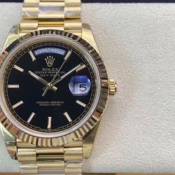 ROLEX 劳力士 星期日志型40mm终极版 搭载原版3255自动机械机芯228239系列腕表，40mm直径，研发耗时16个月！原版1比1开模。重点升级了以下几个要点：1.表壳直径与最新版3255型系列一致40毫米。2.表带头粒与原装一致，5件拼装，难度非常高，表带与表壳交错型无缝连结。3.把头皇冠处下方修改为与原版一致的两个圆点。4.表扣与原版一致里面加装了弹簧，字体大小工艺和原装一致。5.表壳侧面与原版一致增加二维码防伪。6.表壳与表带连接处的壳身刻有与原版一致的型号数字228239。