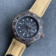 Diw新作勞力士超限量GMT-MASTER II Diw团队重新制作了碳纤维表壳,同时包含表圈、面盘等零件也全都是碳纤维材质,其中碳纤维表圈上数字刻度首次采用全新碳纤维植丁技术(非填油)塑造丰富视觉层次,质感细腻。透视底盖可清楚展示正反快速调日历的劳力士专属cal.3186机芯。搭配柔软魔术贴表带和一体碳纤维表扣。首批量产提供4种颜色表盘可选,5种不同颜色风格表带。 Diw新作勞力士超限量GMT-MASTER II Diw团队重新制作了碳纤维表壳,同时包含表圈、面盘等零件也全都是碳纤维材质,其中碳纤维表圈上数字刻度首次采用全新碳纤维植丁技术(非填油)塑造丰富视觉层次,质感细腻。透视底盖可清楚展示正反快速调日历的劳力士专属cal.3186机芯。搭配柔软魔术贴表带和一体碳纤维表扣。首批量产提供4种颜色表盘可选,5种不同颜色风格表带。