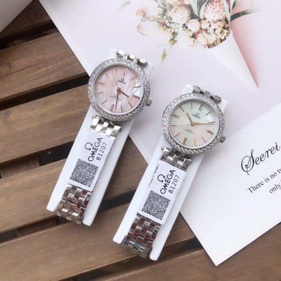 OMEGA 欧米茄 最新女款蝶飞 搭配日本进口机芯，天然珍珠母贝 尺寸32mm 优雅清新脱俗   超强抗震防刮防花！
