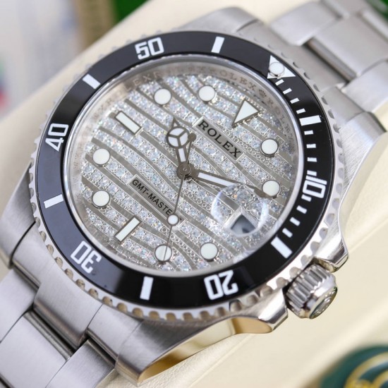新款 首推 ROLEX 精品最热门的劳力士潜水表 全新款升级版 高档次字面 表带表扣细节 更加漂亮,抛光表扣 316L精钢表壳,尺寸:40mm*12mm,蓝宝石镜面,超强夜光,装置全新进口机械机芯 ,做工一流、完美出品、独家高端品质,商务休闲必备 出货实拍! 新款 首推 ROLEX 精品最热门的劳力士潜水表 全新款升级版 高档次字面 表带表扣细节 更加漂亮,抛光表扣 316L精钢表壳,尺寸:40mm*12mm,蓝宝石镜面,超强夜光,装置全新进口机械机芯 ,做工一流、完美出品、独家高端品质,商务休闲必备 出货实拍!