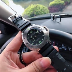 品牌：沛纳海- Panerai  SUBMERSIBLE 潜行者 PAM 001024 类型：男士顶级机械腕表机芯:全自动机械机芯材质：316L精钢表壳（大尺寸够霸气）材料：进口矿物质镜面 进口小牛皮表带 霸气十足 魅力四射尺寸：直径48mm 厚15mm 新款上市，超强夜光，欢迎转载！三杰精致推荐男士机械休闲商务腕表 SJ为你精心打造超真实实物图拍摄 让你超真实实物图体验
