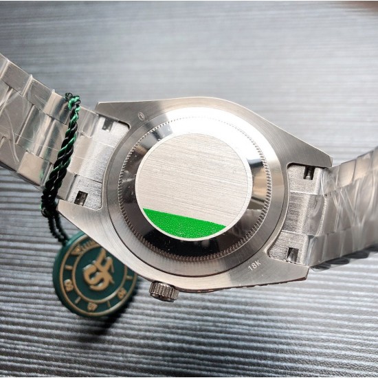 劳力士ROLEX R40 SF Factory 新款Oyster Perpetual Pearlmaster 39(蚝式恒动Pearlmaster 39)腕表,堪为宝石镶嵌腕表系列之瑰宝。 永恒黄金腕表镶嵌最珍稀的钻石,充分展现劳力士在宝石镶嵌方面的非凡技艺。品牌:Rolex劳力士系列:蚝式恒动腕表机芯:全自动机械表带:镶钻精钢表链尺寸:43.5 x 13mm材料:316精钢+蓝宝石玻璃 三杰精致推荐男士机械腕表 SJ为你精心打造超真实实物图拍摄 劳力士ROLEX R40 SF Factory 新款Oyster Perpetual Pearlmaster 39(蚝式恒动Pearlmaster 39)腕表,堪为宝石镶嵌腕表系列之瑰宝。 永恒黄金腕表镶嵌最珍稀的钻石,充分展现劳力士在宝石镶嵌方面的非凡技艺。品牌:Rolex劳力士系列:蚝式恒动腕表机芯:全自动机械表带:镶钻精钢表链尺寸:43.5 x 13mm材料:316精钢+蓝宝石玻璃 三杰精致推荐男士机械腕表 SJ为你精心打造超真实实物图拍摄