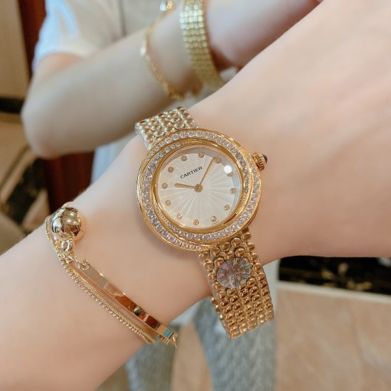 卡家时光流转系列经典中古表 真香警告⚠️Cartier小旋风 最热门的Vintage✔️小旋风的外壳,三圈圆圈绻缱交缠,演绎人生真挚情感。精致闪耀,华丽璀璨,,美到炸裂直径32mm,原装瑞士机芯,蓝宝石防刮镜面,有镀白金款和镀黄金,镀玫瑰金材质(白金为真白金材质,玫瑰金和黄金均为唛金电镀),美不胜收‼️女神必备中古腕表,韵味十足,上手超级奈斯 卡家时光流转系列经典中古表 真香警告⚠️Cartier小旋风 最热门的Vintage✔️小旋风的外壳,三圈圆圈绻缱交缠,演绎人生真挚情感。精致闪耀,华丽璀璨,,美到炸裂直径32mm,原装瑞士机芯,蓝宝石防刮镜面,有镀白金款和镀黄金,镀玫瑰金材质(白金为真白金材质,玫瑰金和黄金均为唛金电镀),美不胜收‼️女神必备中古腕表,韵味十足,上手超级奈斯