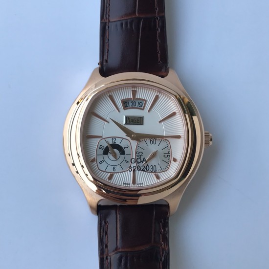 TW出品【高端品质复刻版】伯爵 黑带系列 Piaget BLACK -TIE系列GOA32017 男士腕表 枕形的表壳以不同的几何造型完美和谐地搭配在一起 体现出伯爵匠心独具的创意 造工精湛的机芯不仅拥有时 分和小秒针显示 同时还能区分昼夜 精确显示第二地时间 并配有大型日期显示窗 在设计典雅的表盘上清晰呈现各项功能 尺寸42mm 机芯型号 850P全自动机械 蓝宝石水晶玻璃 进口牛皮 原装折叠扣 是陪伴您外出旅游的最佳旅行腕表 TW出品【高端品质复刻版】伯爵 黑带系列 Piaget BLACK -TIE系列GOA32017 男士腕表 枕形的表壳以不同的几何造型完美和谐地搭配在一起 体现出伯爵匠心独具的创意 造工精湛的机芯不仅拥有时 分和小秒针显示 同时还能区分昼夜 精确显示第二地时间 并配有大型日期显示窗 在设计典雅的表盘上清晰呈现各项功能 尺寸42mm 机芯型号 850P全自动机械 蓝宝石水晶玻璃 进口牛皮 原装折叠扣 是陪伴您外出旅游的最佳旅行腕表