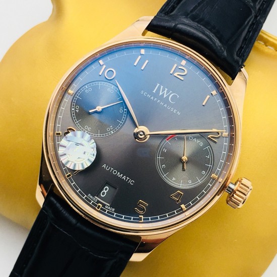 【ZF Factory销量神器】市场最高版本 葡7 万 国IWC-葡萄牙系列 七日链 1⃣️搭载定制版自动机械机芯!2⃣️独立小秒针,真动能指示!3⃣️蓝宝石玻璃镜面!4⃣️定制版意大利牛皮表带,原装扣子!5⃣️直径42毫米!ZF出品 必属精品 欢迎您的品鉴! 【ZF Factory销量神器】市场最高版本 葡7 万 国IWC-葡萄牙系列 七日链 1⃣️搭载定制版自动机械机芯!2⃣️独立小秒针,真动能指示!3⃣️蓝宝石玻璃镜面!4⃣️定制版意大利牛皮表带,原装扣子!5⃣️直径42毫米!ZF出品 必属精品 欢迎您的品鉴!