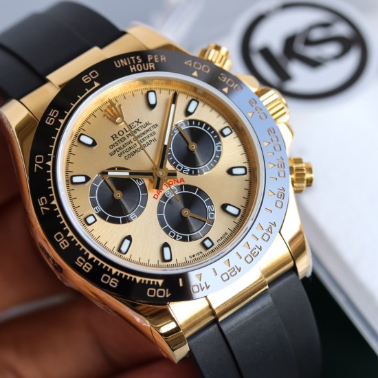 顶级做工KS出品:劳力士 恒动宇宙计时型迪通拿 【尺寸】40MM【表镜】抗刮损蓝水晶玻璃 防反光凸透式放大日历窗【表壳】上链表冠,旋入式三扣锁三重防水系统【机芯】采用7750机芯,高效精准稳定【表带】腕表搭配折叠式表扣,且表扣具有微调装置,可以调到非常的贴合手腕 折叠扣 超强夜光 防水大于100米 顶级做工KS出品:劳力士 恒动宇宙计时型迪通拿 【尺寸】40MM【表镜】抗刮损蓝水晶玻璃 防反光凸透式放大日历窗【表壳】上链表冠,旋入式三扣锁三重防水系统【机芯】采用7750机芯,高效精准稳定【表带】腕表搭配折叠式表扣,且表扣具有微调装置,可以调到非常的贴合手腕 折叠扣 超强夜光 防水大于100米