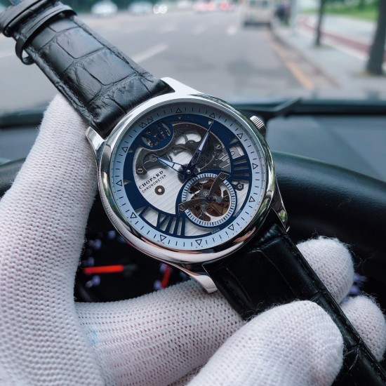 SJ出品 萧邦 Chopard X3 经典大明火珐琅表盘下搭载陀飞轮机芯 尺寸42mm*12mm 净化高清玻璃 头层小牛皮原装针扣 荣获瑞士官方天文台(COSC)认证和享负盛名的“日内瓦印记”(Poinon de Genve)品质徽号 三杰精致推荐男士机械腕表 SJ为你精心设计超真实实物图拍摄 SJ出品 萧邦 Chopard X3 经典大明火珐琅表盘下搭载陀飞轮机芯 尺寸42mm*12mm 净化高清玻璃 头层小牛皮原装针扣 荣获瑞士官方天文台(COSC)认证和享负盛名的“日内瓦印记”(Poinon de Genve)品质徽号 三杰精致推荐男士机械腕表 SJ为你精心设计超真实实物图拍摄