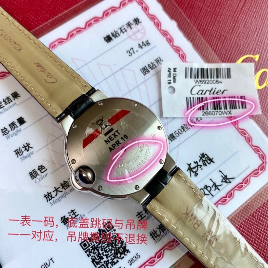 新款33钻表!又一重磅来袭!卡地亚真钻蓝气球欧洲渠道,每到年底国外很多代工都会流点这种很贵的表出来,同属石英机芯,33mm表盘,表壳镶嵌50颗vs1.5真钻!每只都有国家机构出具的证书,确保每一块都是真材实料真钻石,参数具体详尽,远非市场那些假证书可比,每一张证书的检测编号都是唯一编号,一一对应,绝无重复,机构官方网站可查阅!这个价格买钻石都值,更不要说买这个牌子的表,送礼是绝对赞到爆!要的速度了! 新款33钻表!又一重磅来袭!卡地亚真钻蓝气球欧洲渠道,每到年底国外很多代工都会流点这种很贵的表出来,同属石英机芯,33mm表盘,表壳镶嵌50颗vs1.5真钻!每只都有国家机构出具的证书,确保每一块都是真材实料真钻石,参数具体详尽,远非市场那些假证书可比,每一张证书的检测编号都是唯一编号,一一对应,绝无重复,机构官方网站可查阅!这个价格买钻石都值,更不要说买这个牌子的表,送礼是绝对赞到爆!要的速度了!