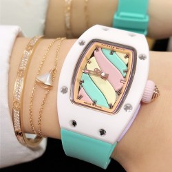 实拍 理查德米勒 RichardMille 糖果棉花糖 最新爆款 bon bon系列最稀有的作品！克服传统工艺打破模式！钟表最受尊敬的技术之一。不是所有人的嫁妆，棉花糖运动曲线和颜色，它们是诱人的。有了理查德米勒，实现了把棉花糖戴在你的手腕上！白色陶瓷加上黄粉绿搪瓷表盘，RM-07柔和的颜色创造了一个组合...甜蜜！糖果店的一次旅行，一个让人难以置信的艺术品。你会戴上它吗？