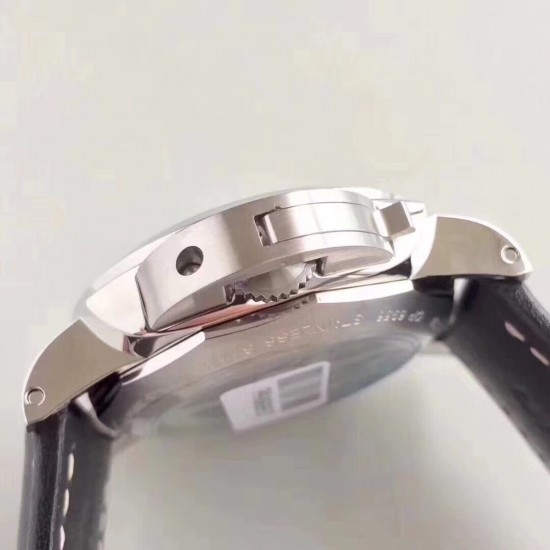 顶级 沛纳海 PAM531  GMT 两地时一款专门为旅行者 商务人士量身定做的腕表。机芯与正品一致，摆轮位与正品一致在7点位，GMT异地调时，蓝宝石玻璃，清晰简单明了的数字读数！