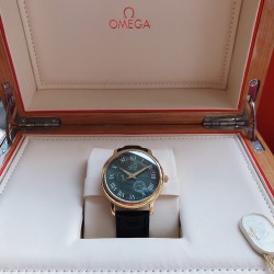 欧米茄 OMEGA L39 （精品推荐 高贵风格）豪气奔发类型：精品男士腕表（顶级）表带：真牛皮表带（耐用）机芯:进口机械机芯（稳定）材料：矿物质防刮镜面（耐磨）大气爆款 豪情风格 精湛品质 霸气归来尺寸：直径40mm厚度12mm  三杰精致推荐男士机械腕表 SJ为你精心设计超真实实物图拍摄