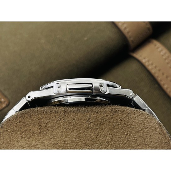 【PFF Factory新势力 新力作】V4最高升级版本 最高复刻 百达.翡丽PATEK PHILIPPE 优雅运动系列5711/1A鹦鹉螺!PFF震撼出品!钢表之王!1⃣️【机芯】全网最佳解毒方案,搭配百达.翡丽9015机改Cal.324自动上链一体机芯!精准稳定!2⃣️【表带】定制级人体工程学表带,钢带中珠是钻石型的,与正品相结合。3⃣️【直径】表壳尺寸40毫米,厚度仅9.0毫米,也与原装最接近。【PFF Factory】匠心之作 欢迎您的品鉴! 【PFF Factory新势力 新力作】V4最高升级版本 最高复刻 百达.翡丽PATEK PHILIPPE 优雅运动系列5711/1A鹦鹉螺!PFF震撼出品!钢表之王!1⃣️【机芯】全网最佳解毒方案,搭配百达.翡丽9015机改Cal.324自动上链一体机芯!精准稳定!2⃣️【表带】定制级人体工程学表带,钢带中珠是钻石型的,与正品相结合。3⃣️【直径】表壳尺寸40毫米,厚度仅9.0毫米,也与原装最接近。【PFF Factory】匠心之作 欢迎您的品鉴!