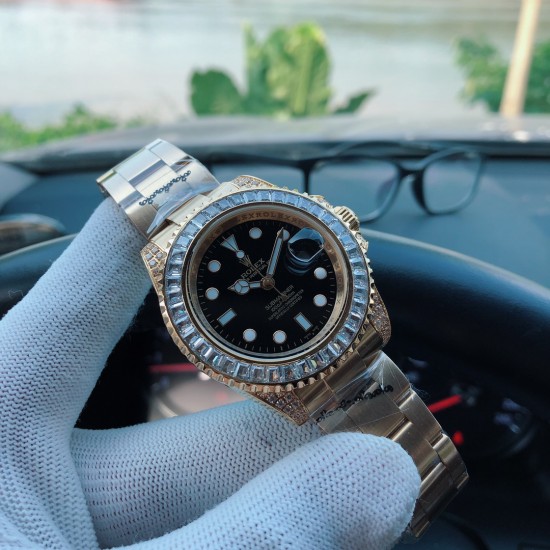 劳力士 ROLEX X43 水鬼系列 纪念款 采用全自动机械机芯•尺寸40mm•搭载兰宝石玻璃•316L三珠钢带•原装保险扣 从来以个性、经典著称的水鬼 披上精镶T钻外衣如超级英雄钢铁侠闪亮登场 三杰精致推荐男士机械腕表 SJ为你精心挑选超真实实物图拍摄 劳力士 ROLEX X43 水鬼系列 纪念款 采用全自动机械机芯•尺寸40mm•搭载兰宝石玻璃•316L三珠钢带•原装保险扣 从来以个性、经典著称的水鬼 披上精镶T钻外衣如超级英雄钢铁侠闪亮登场 三杰精致推荐男士机械腕表 SJ为你精心挑选超真实实物图拍摄