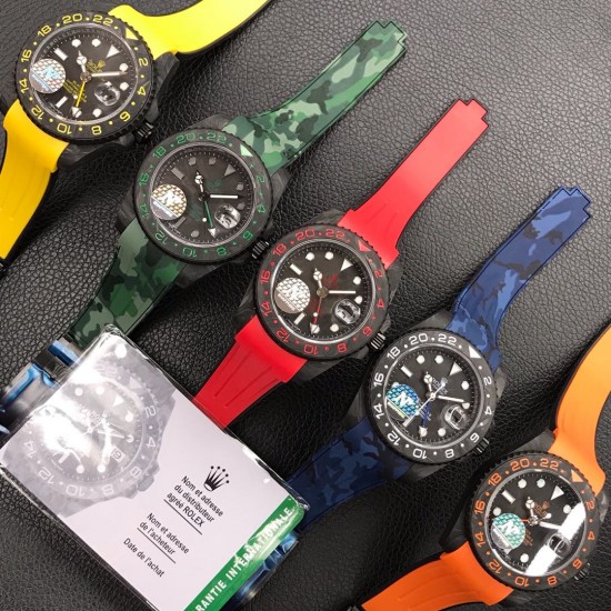 劳力士Rolex Daytona翡翠夜光全碳纤维GMT横空出世 这款获得天文台认证的首款全碳纤维GMT搭载2836全自动机械 蓝宝石抗刮损水晶镜面 碳纤维字面 完美复刻 原装同步橡树胶带 原装扣 更加柔软舒适 方便佩戴 爱不释手的劳力士GMT 品不完的一劳永逸!!! 劳力士Rolex Daytona翡翠夜光全碳纤维GMT横空出世 这款获得天文台认证的首款全碳纤维GMT搭载2836全自动机械 蓝宝石抗刮损水晶镜面 碳纤维字面 完美复刻 原装同步橡树胶带 原装扣 更加柔软舒适 方便佩戴 爱不释手的劳力士GMT 品不完的一劳永逸!!!