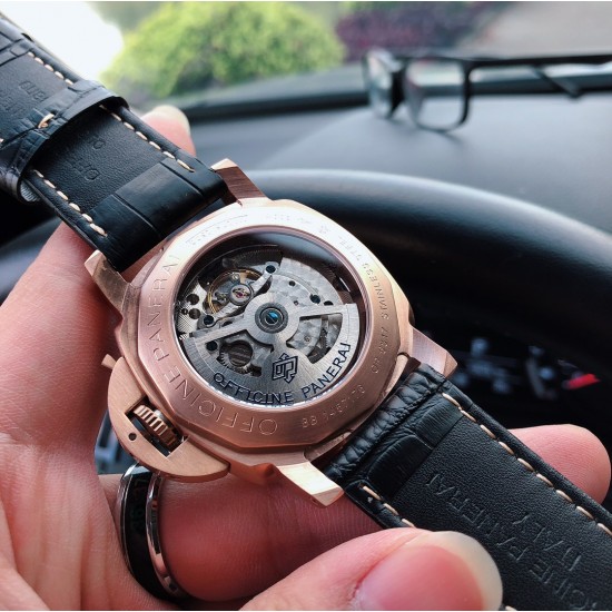 品牌:沛纳海--PANERAI LUMINOR PAM00576 类型:男士顶级腕表 机芯:全自动机械机芯 表壳:316L精钢表壳 镜面:矿物强化玻璃 皮带:进口真牛皮表带 三杰卓越非凡 尽显男士魅力尺寸:直径44mm 厚度16mm。SJ为你精心打造超真实实物图拍摄 让你超真实实物图体验 品牌:沛纳海--PANERAI LUMINOR PAM00576 类型:男士顶级腕表 机芯:全自动机械机芯 表壳:316L精钢表壳 镜面:矿物强化玻璃 皮带:进口真牛皮表带 三杰卓越非凡 尽显男士魅力尺寸:直径44mm 厚度16mm。SJ为你精心打造超真实实物图拍摄 让你超真实实物图体验