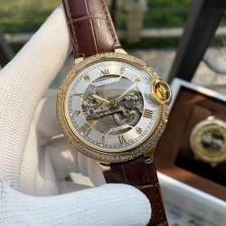 浪琴 Longines 精品情侣对表，携手而来，简约精致，品质精湛，热卖全城。采用全自动机械机芯，顶级316精钢表壳表带，矿物质超强镜面，男款尺寸40*12，女款尺寸 30*12