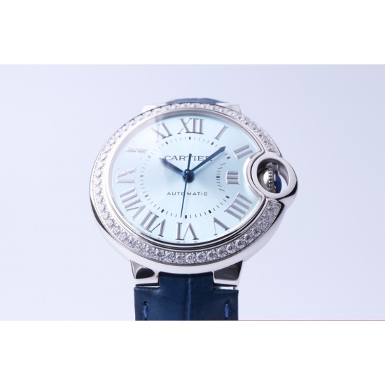 卡地亚蓝气球 CARTIER BallonBleu重磅更新 全新推出原版一档076机芯亮点一:采用原版076专用一档机芯,拔档即停秒调时。机芯摆频每小时28800次,动力储存为48小时,nh05只能放12小时,原版076能放一个周末。走时更加抗震防磁,精准稳定,摆脱nh05时不时修表的烦恼。亮点二:所有配件皆可与原装配件互换,厚度做到33款9.96mm/36款12.05mm,与原装基本保持一致。(所有款式齐全_均配备说明书一卡一码同步专柜防伪及跳码规律_细节处理能与原装相媲美_无惧专柜对比) 卡地亚蓝气球 CARTIER BallonBleu重磅更新 全新推出原版一档076机芯亮点一:采用原版076专用一档机芯,拔档即停秒调时。机芯摆频每小时28800次,动力储存为48小时,nh05只能放12小时,原版076能放一个周末。走时更加抗震防磁,精准稳定,摆脱nh05时不时修表的烦恼。亮点二:所有配件皆可与原装配件互换,厚度做到33款9.96mm/36款12.05mm,与原装基本保持一致。(所有款式齐全_均配备说明书一卡一码同步专柜防伪及跳码规律_细节处理能与原装相媲美_无惧专柜对比)