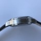 TW出品【高端品质复刻版】伯爵 黑带系列 Piaget BLACK -TIE系列GOA32017 男士腕表 枕形的表壳以不同的几何造型完美和谐地搭配在一起 体现出伯爵匠心独具的创意 造工精湛的机芯不仅拥有时 分和小秒针显示 同时还能区分昼夜 精确显示第二地时间 并配有大型日期显示窗 在设计典雅的表盘上清晰呈现各项功能 尺寸42mm 机芯型号 850P全自动机械 蓝宝石水晶玻璃 进口牛皮 原装折叠扣 是陪伴您外出旅游的最佳旅行腕表 TW出品【高端品质复刻版】伯爵 黑带系列 Piaget BLACK -TIE系列GOA32017 男士腕表 枕形的表壳以不同的几何造型完美和谐地搭配在一起 体现出伯爵匠心独具的创意 造工精湛的机芯不仅拥有时 分和小秒针显示 同时还能区分昼夜 精确显示第二地时间 并配有大型日期显示窗 在设计典雅的表盘上清晰呈现各项功能 尺寸42mm 机芯型号 850P全自动机械 蓝宝石水晶玻璃 进口牛皮 原装折叠扣 是陪伴您外出旅游的最佳旅行腕表