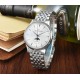 Jaeger-leCoultre Master Ultra Thin Moon积家超薄月相大师系列42mm腕表,简洁的线条设计,赏心悦目的表盘。 显示令表盘尽显活力,6位24小时指针宛如一幕和谐美妙的腕上芭蕾。透过玻璃底盖,机芯运行一目了然。这款厚度仅5.8毫米的超薄机芯向世人证实,超凡的技艺和极尽复杂的功能可以在狭小的空间内完美展现。顶级出品 精品不断 Jaeger-leCoultre Master Ultra Thin Moon积家超薄月相大师系列42mm腕表,简洁的线条设计,赏心悦目的表盘。 显示令表盘尽显活力,6位24小时指针宛如一幕和谐美妙的腕上芭蕾。透过玻璃底盖,机芯运行一目了然。这款厚度仅5.8毫米的超薄机芯向世人证实,超凡的技艺和极尽复杂的功能可以在狭小的空间内完美展现。顶级出品 精品不断